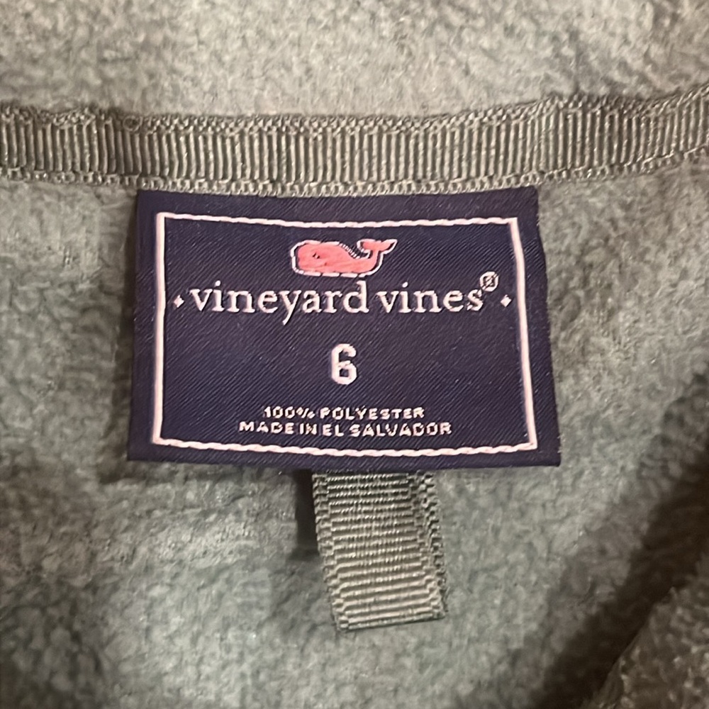 🐳 Boys, Vineyad Vines, fleece shirt. size 6 light green with navy blue trim - Picture 3 of 6